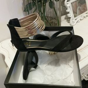 Gladiator sandals flip flop thong gold black